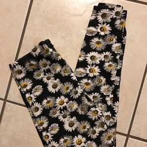 NWOT Rue 21 JUNIORS Daisy Leggings